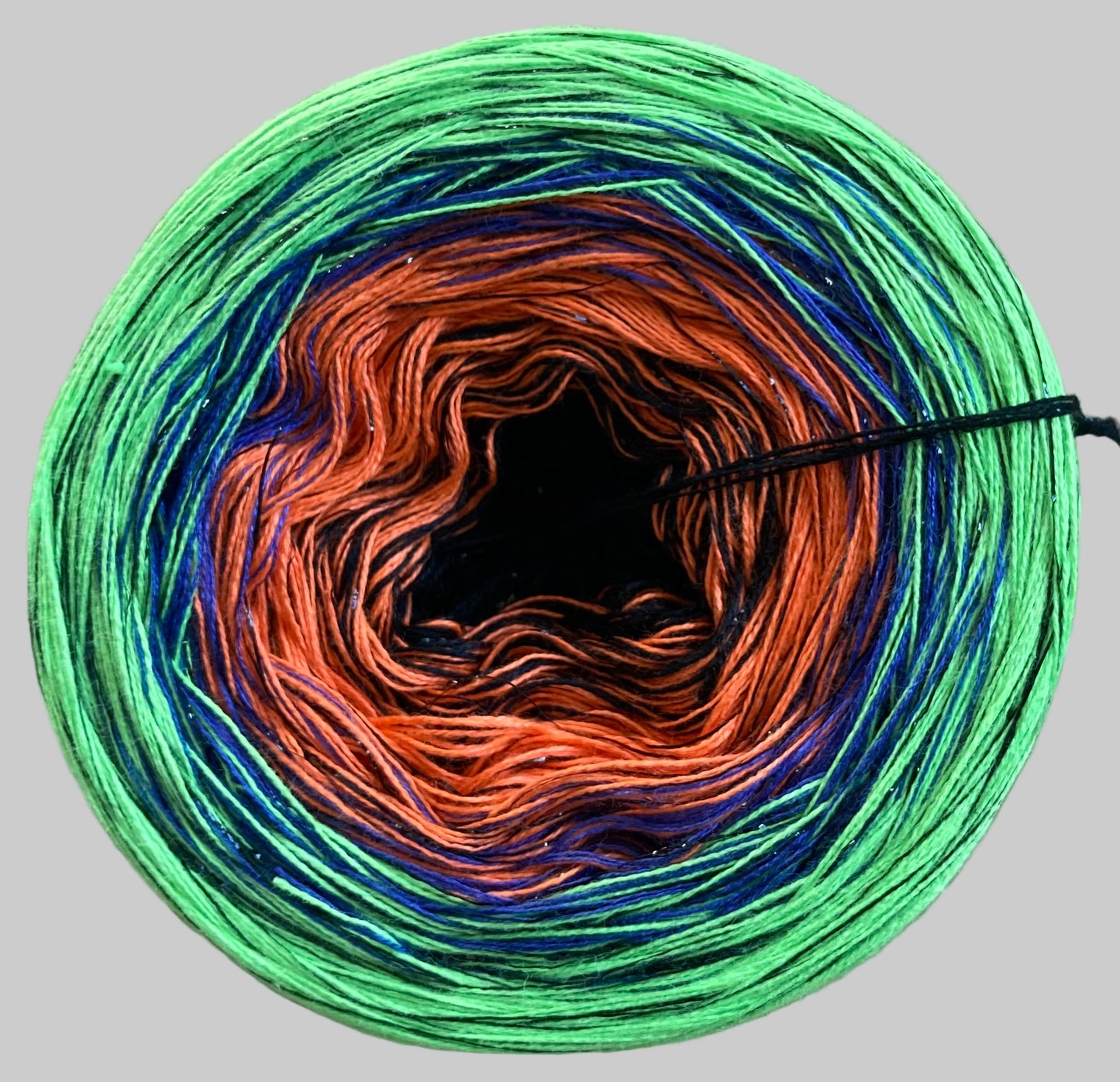 Alien mit schwarzem Lurex